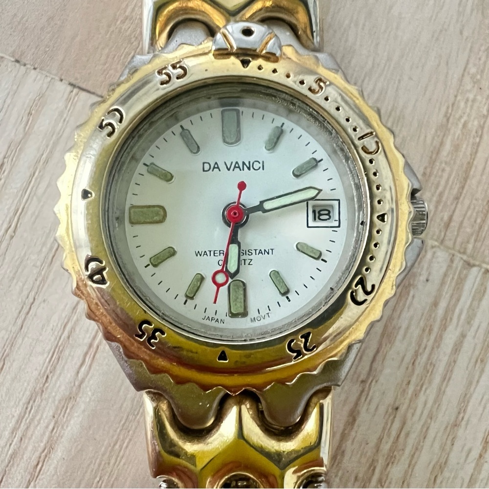 Da Vinci ladies two tone sporty dress watch NEW BATTERY